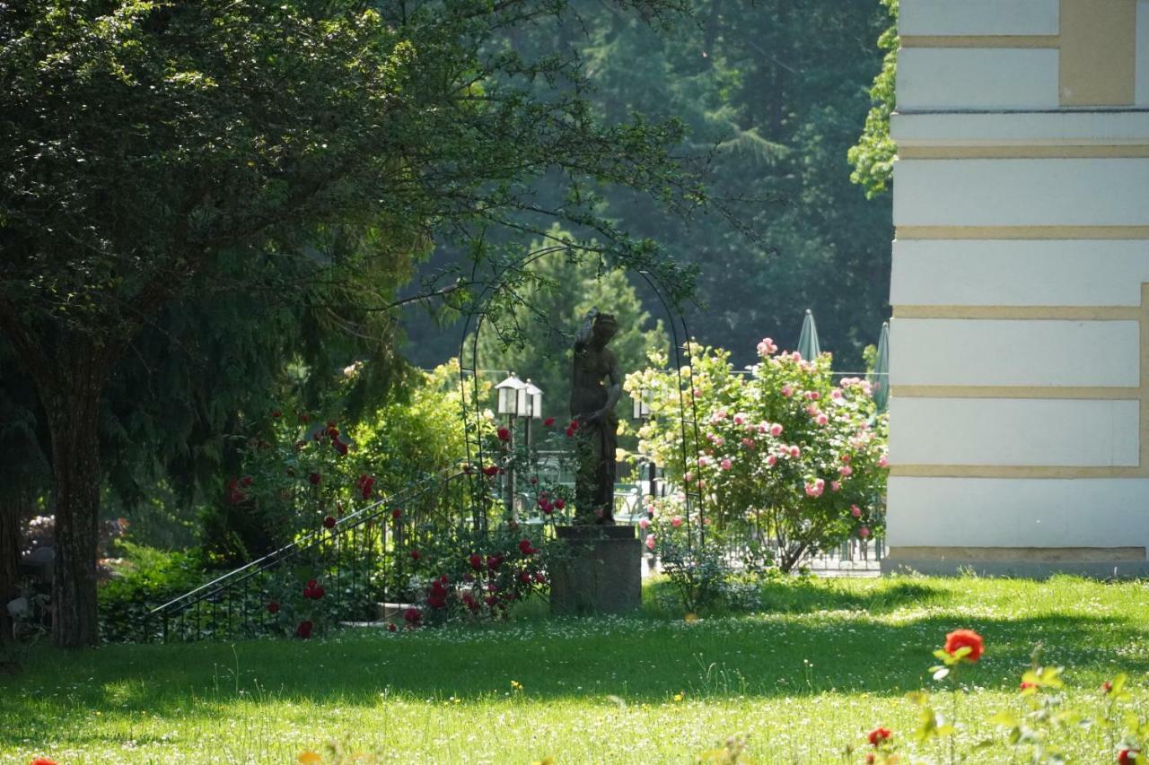 Schlosshotel Rosenau Superior Schloss Rosenau Buitenkant foto